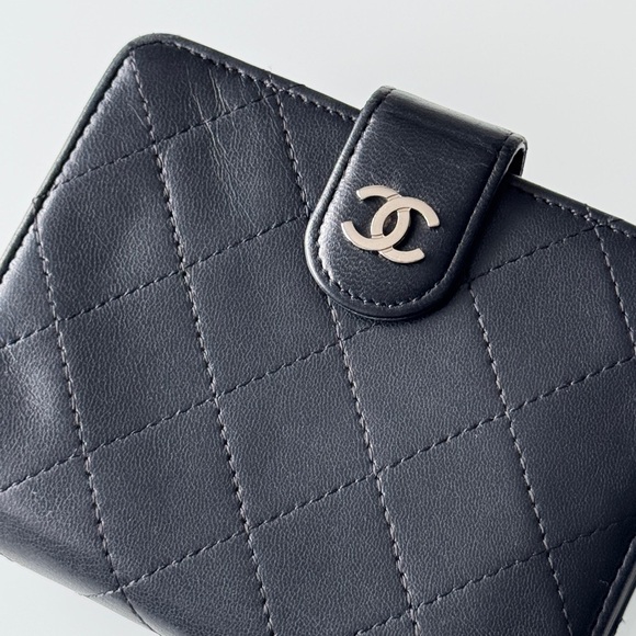 Authentic Vintage Chanel Small French Wallet - Picture 5 of 15